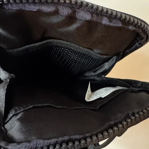 NWT Lululemon Easy Access Crossbody Bag - Black with White Wordmark Logo - Picture 6 of 9